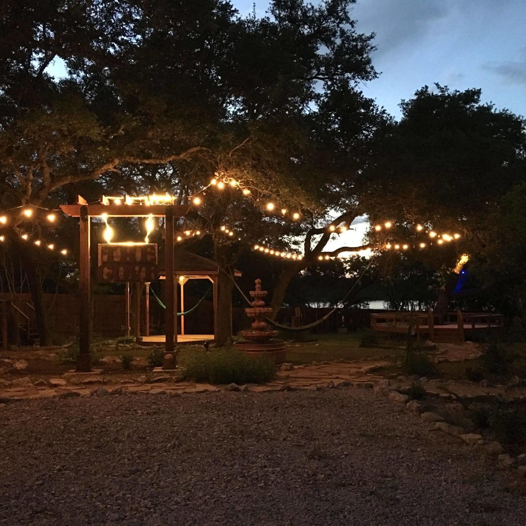 The Cove Bnb Hudson Bend Exterior photo